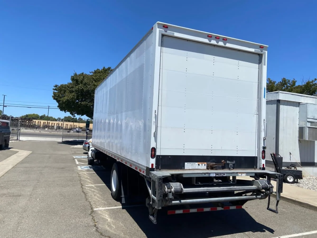 2018 International 4300 in West Sacramento, CA — photo 6