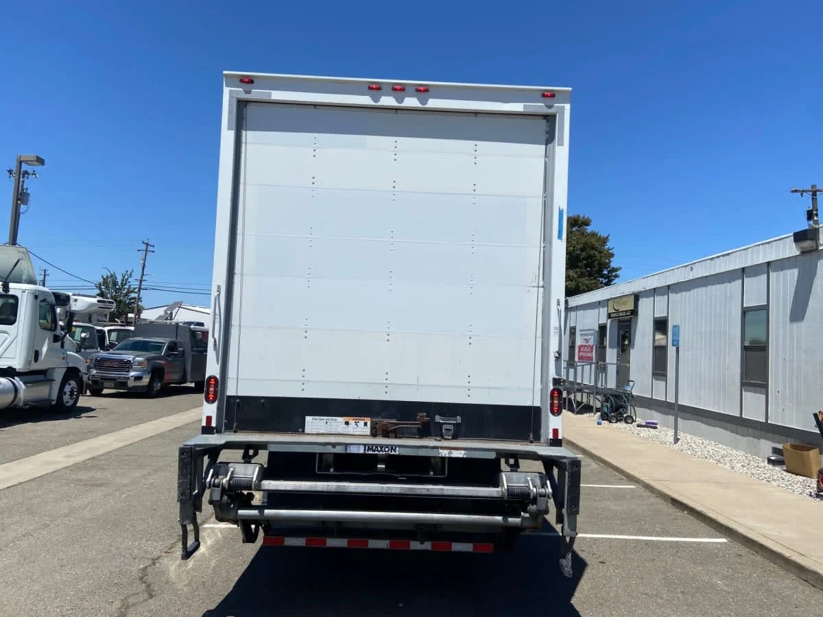 2018 International 4300 in West Sacramento, CA — photo 5