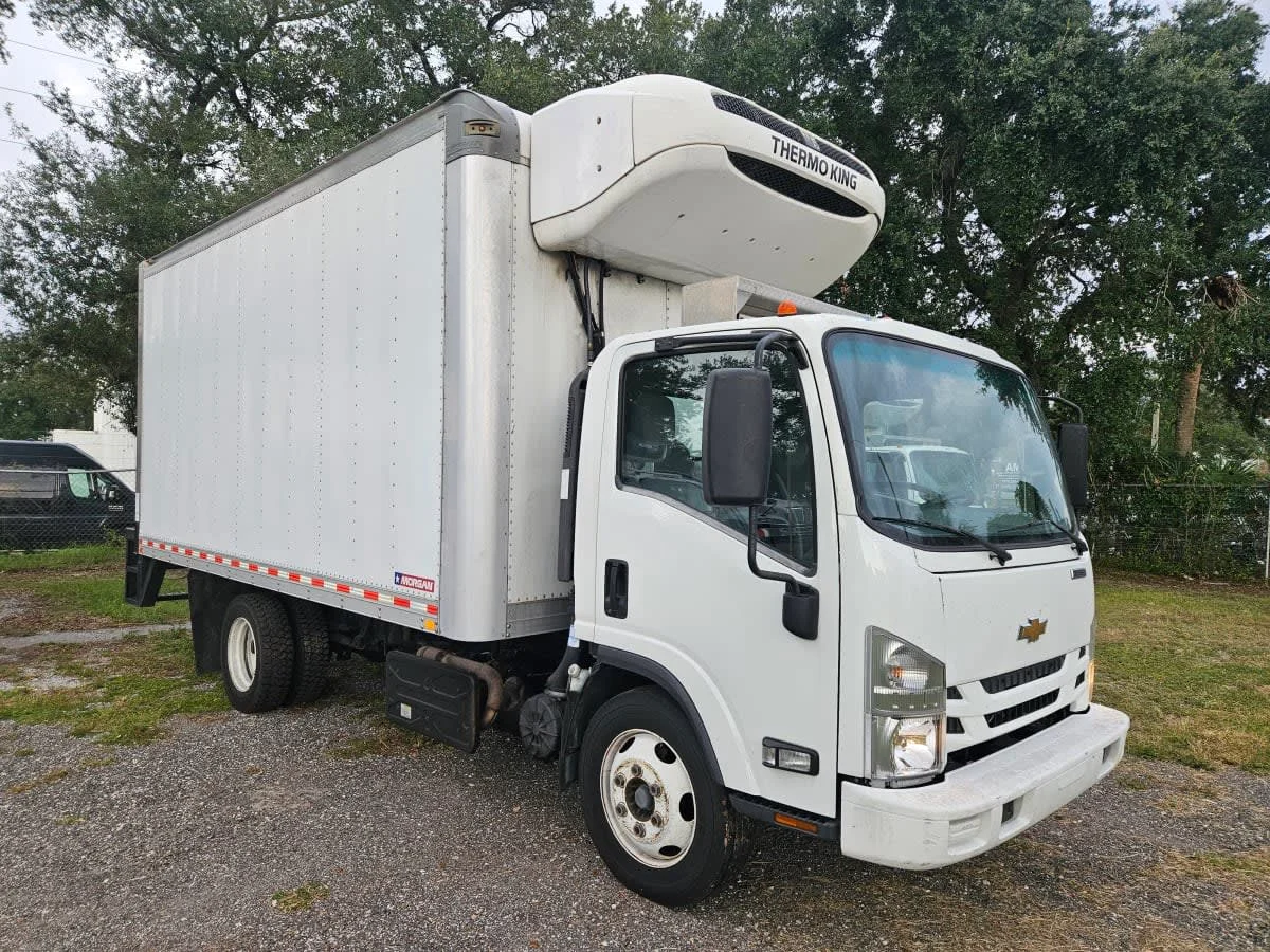 2021 Isuzu NQR in Orlando, FL — photo 3