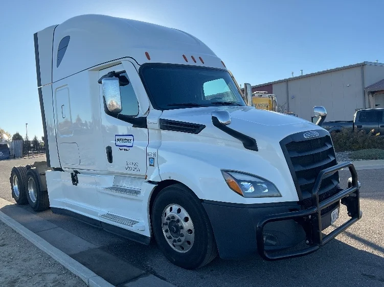 2023 Freightliner Cascadia in Fontana, CA
