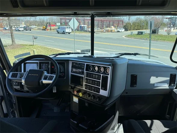 2024 Mack Pinnacle in Gainesville, VA — photo 10