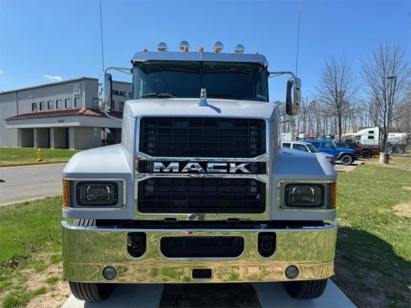 2024 Mack Pinnacle in Gainesville, VA — photo 6