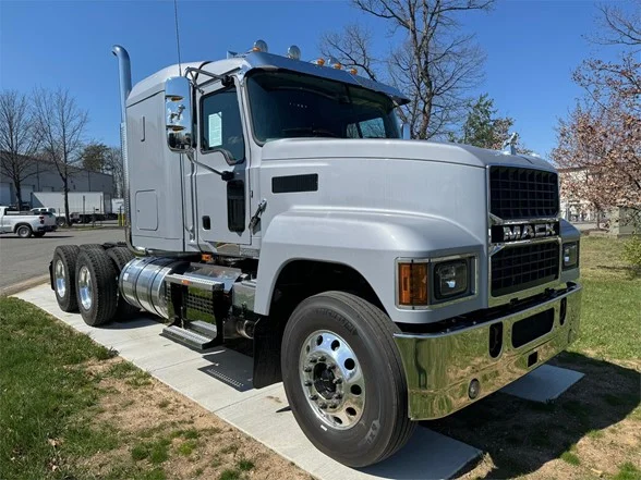 2024 Mack Pinnacle in Gainesville, VA — photo 3