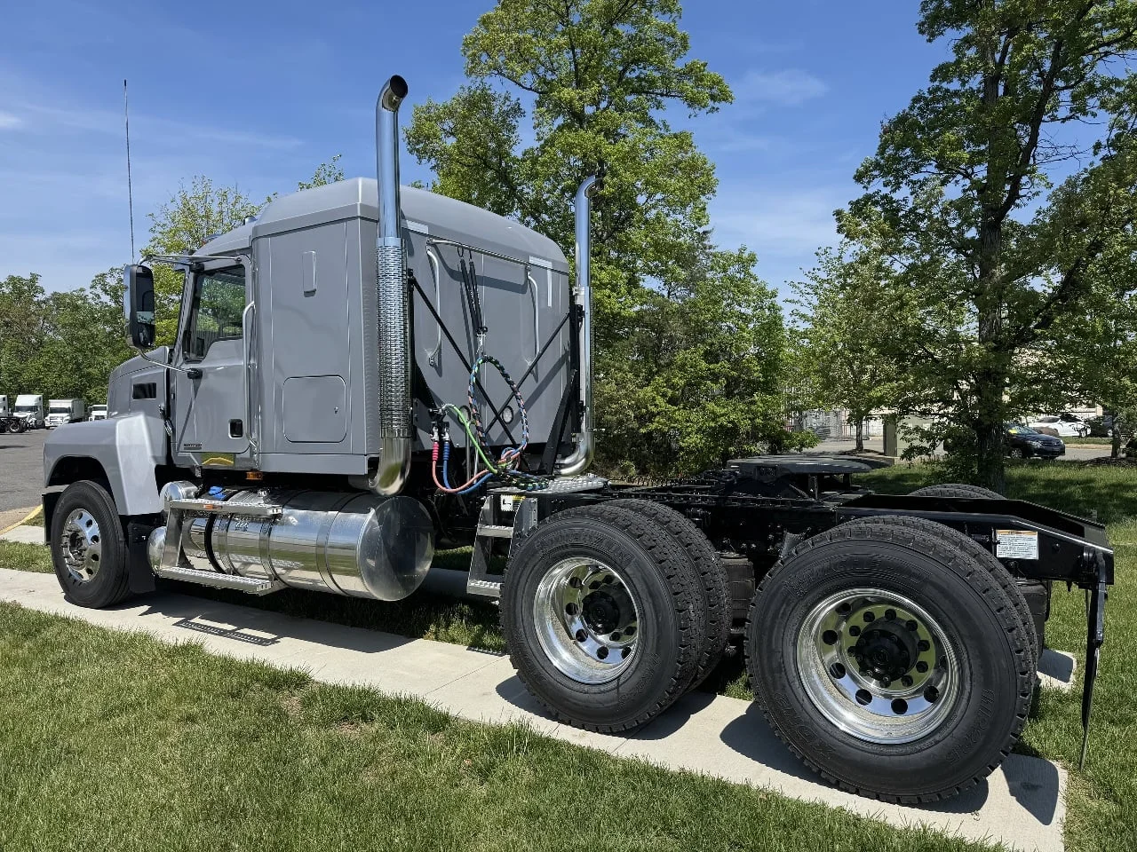2024 Mack Pinnacle in Gainesville, VA — photo 5