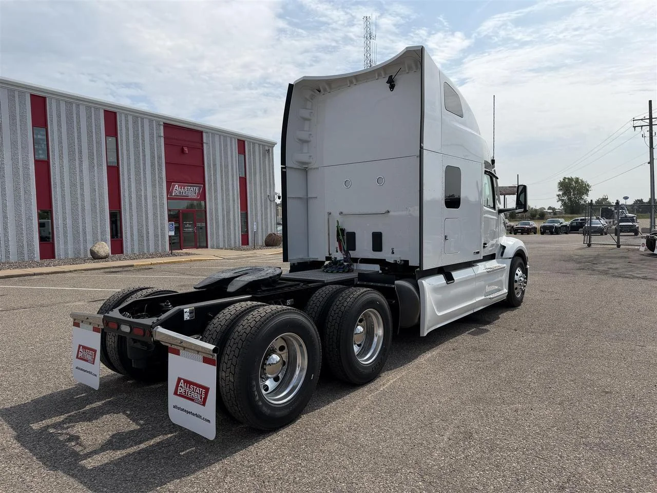 2027 Peterbilt 579 in Eau Claire, WI — photo 3