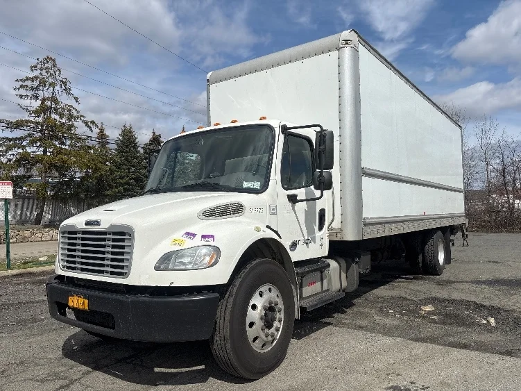 2019 Freightliner M2 106 - image 3
