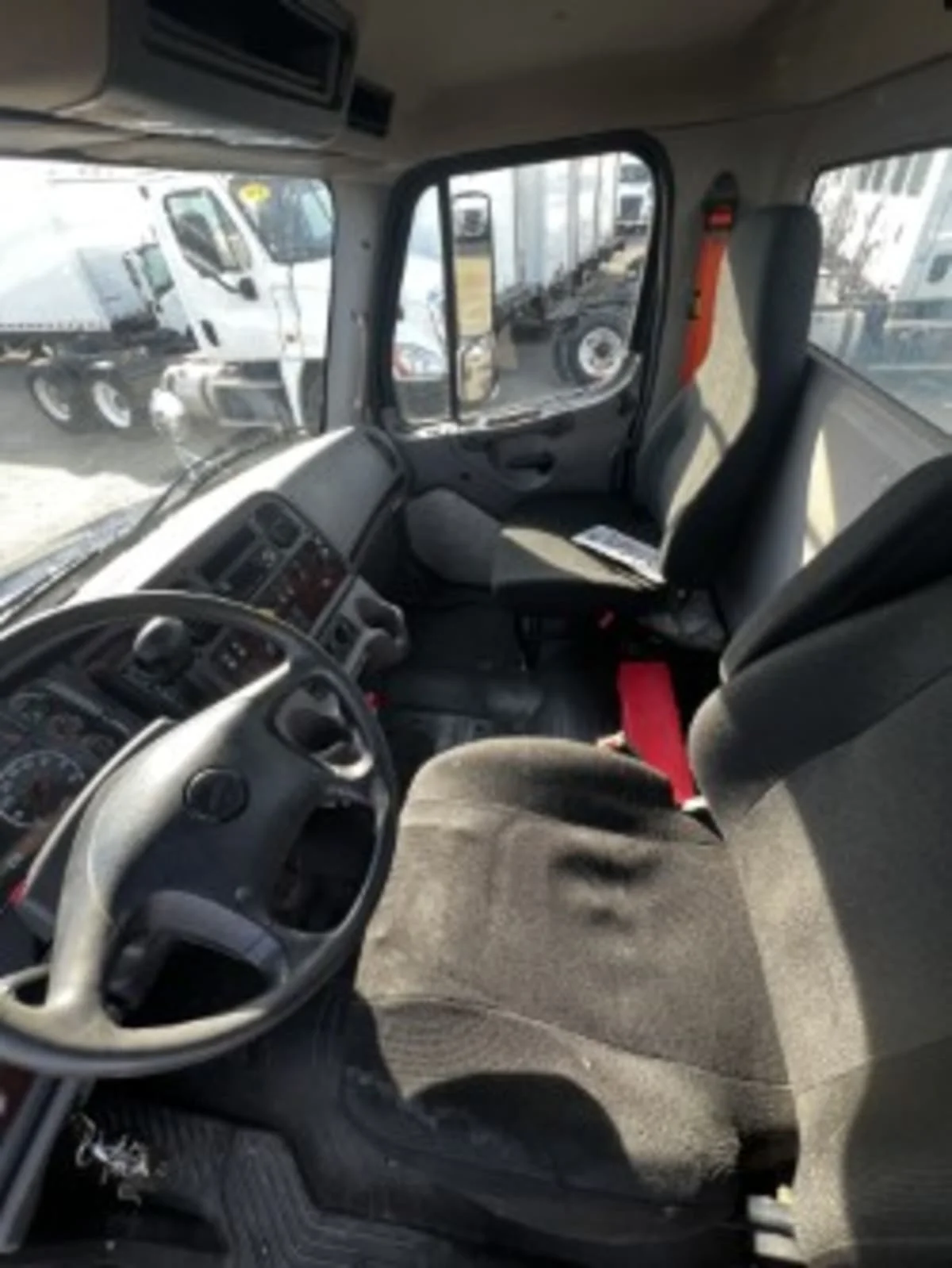 2019 Freightliner M2 106 in West Sacramento, CA — photo 7