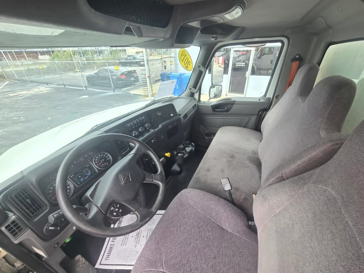 2019 International MV - image 7