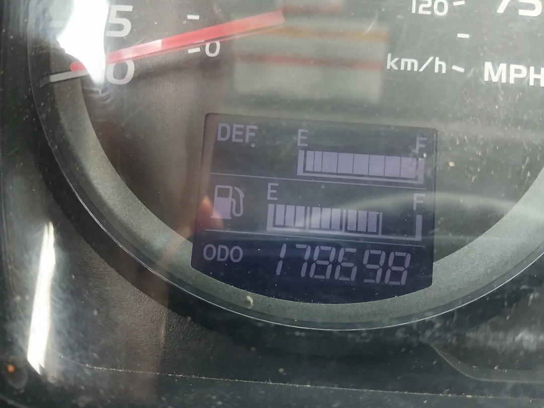 2020 Hino 268 - image 2