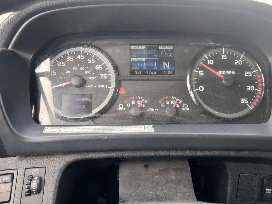 2020 Hino 268 - image 3