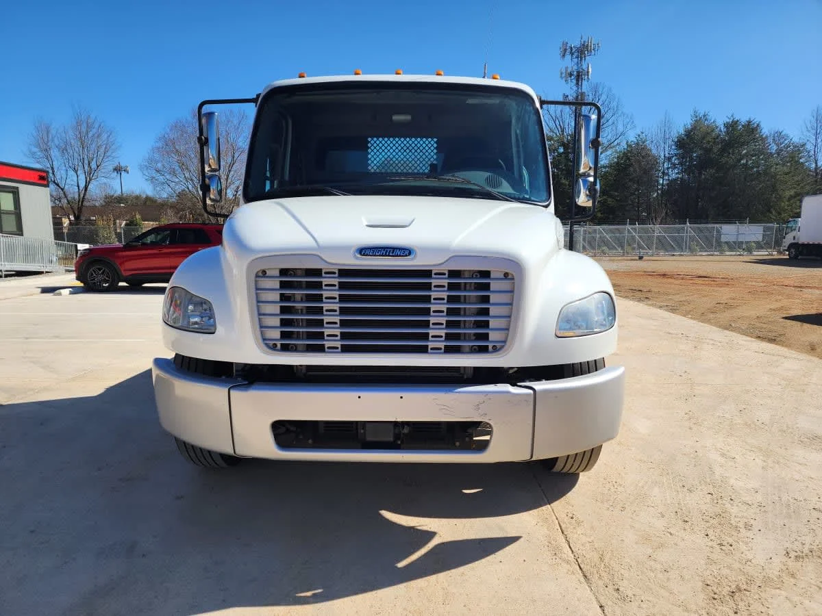 2019 Freightliner M2 106 in Greensboro, NC — photo 2