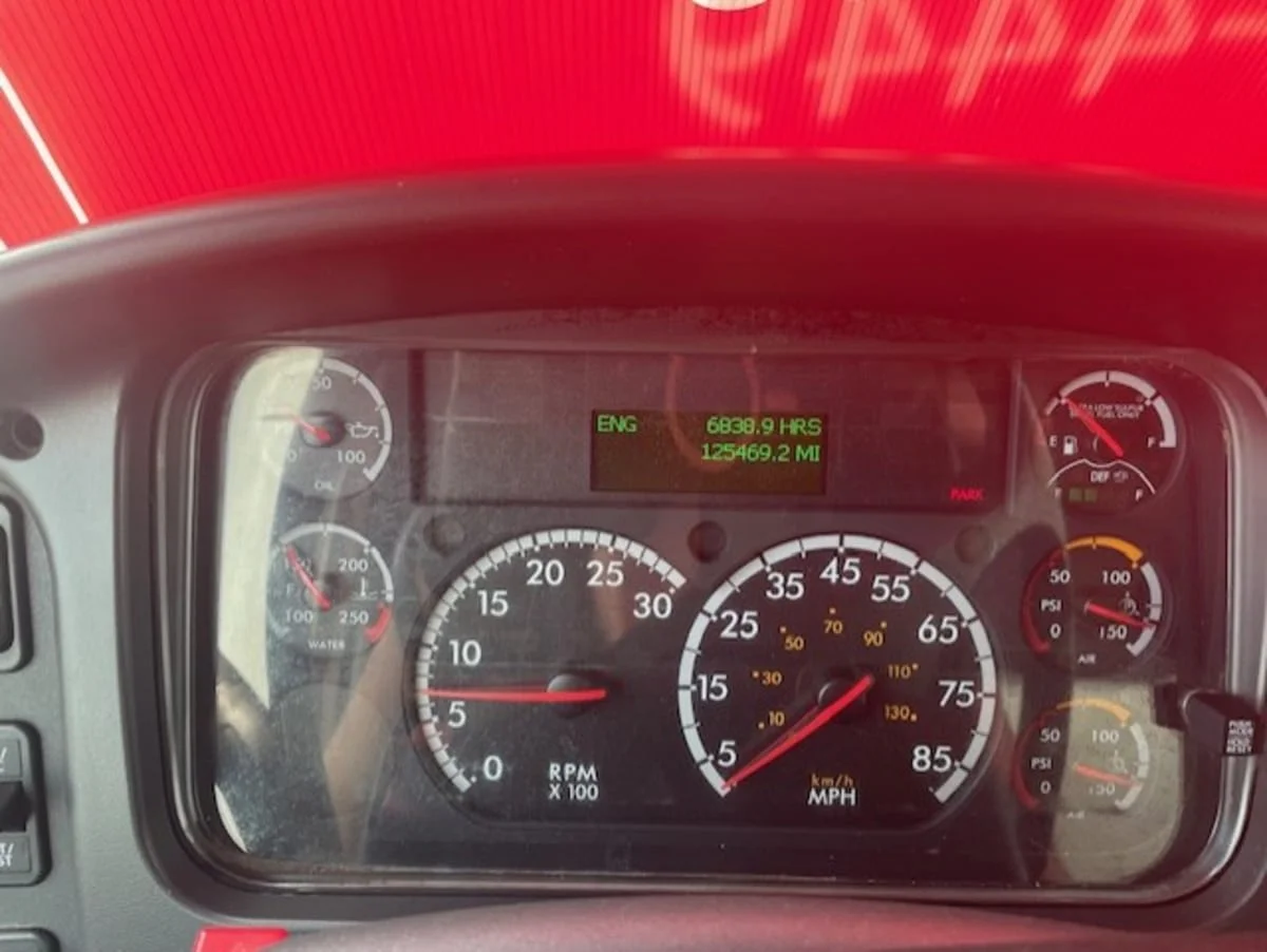 2016 Freightliner M2 106 in Farmingdale, NY — photo 10