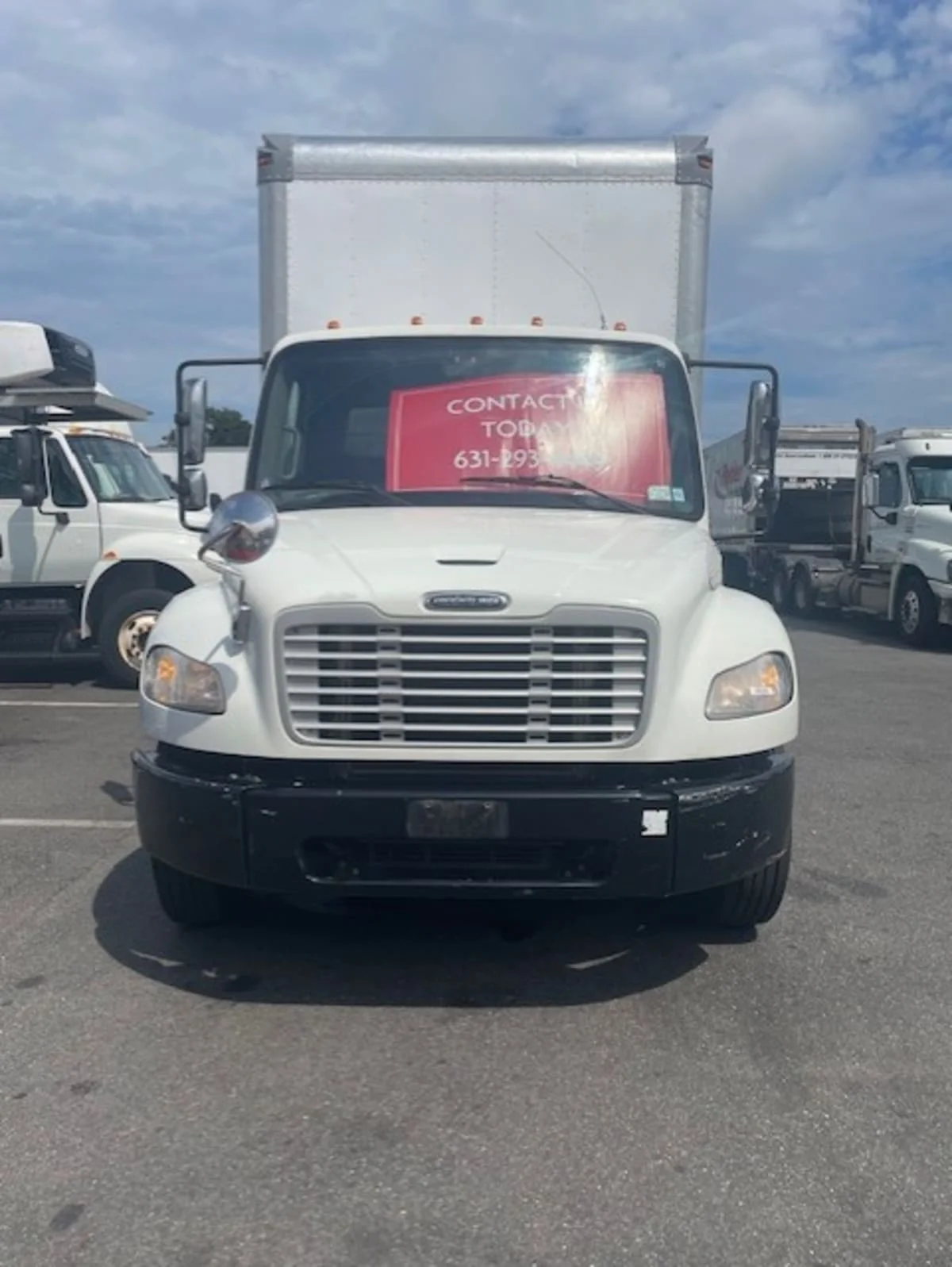 2016 Freightliner M2 106 in Farmingdale, NY — photo 2