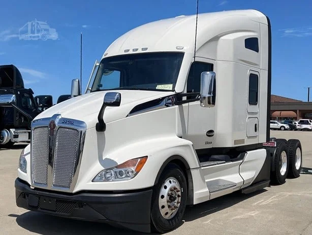 2023 Kenworth T680 in Location: Lithia Springs, GA — photo 2