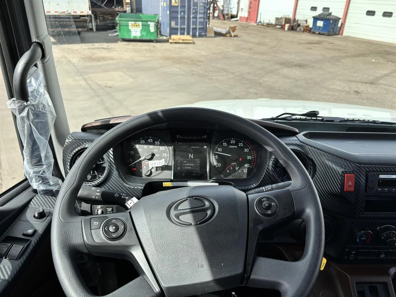 2026 Hino L6 - image 8