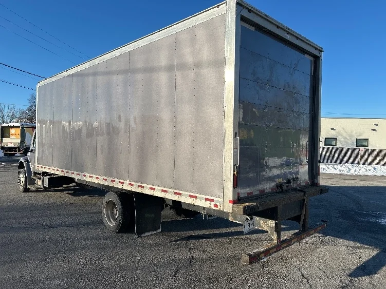 2019 Freightliner M2 106 - image 6