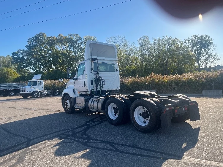 2019 International LT in Warren, MI — photo 5