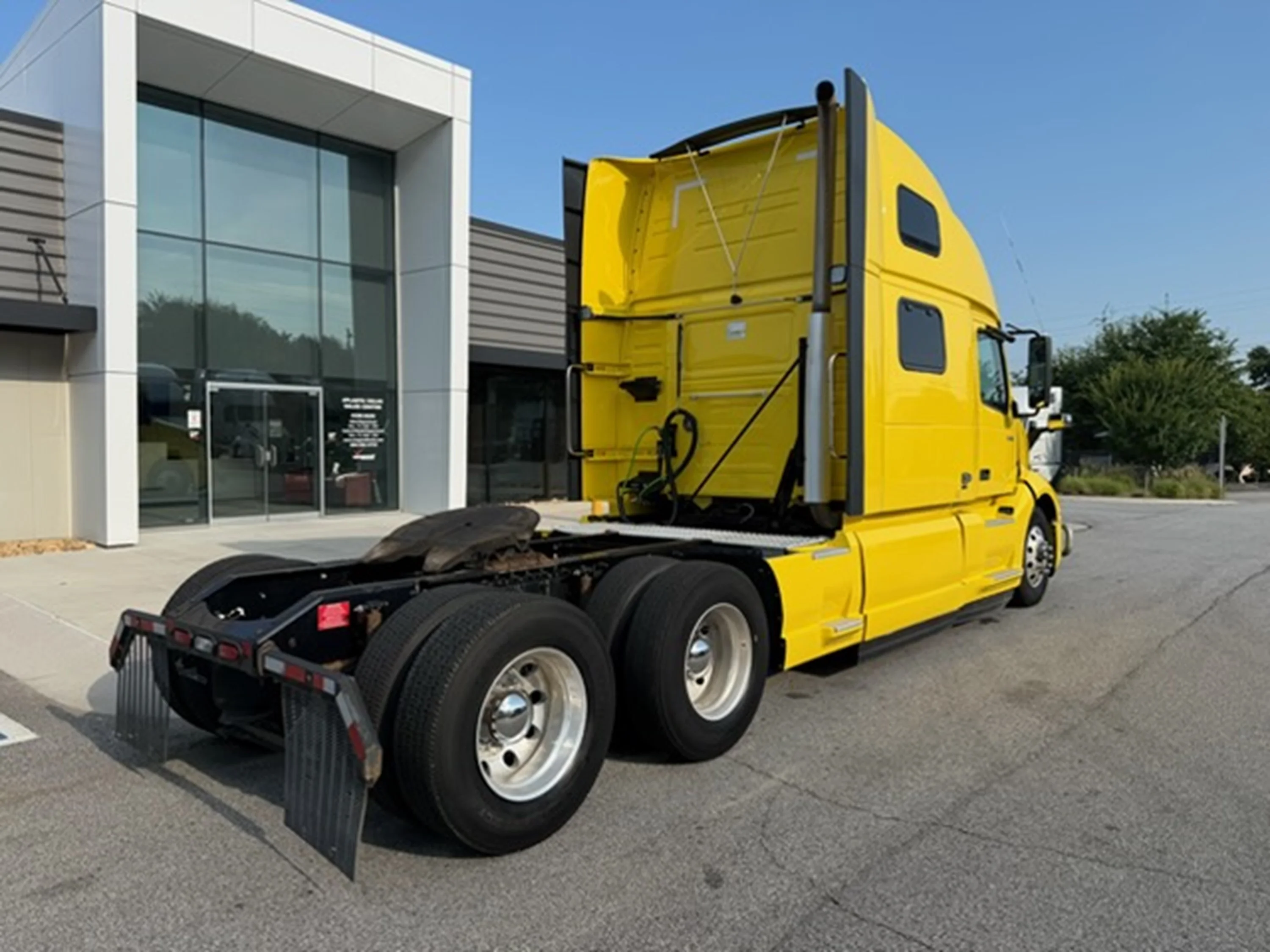 2022 Volvo VNL 860 in Guardian Atlanta — photo 3