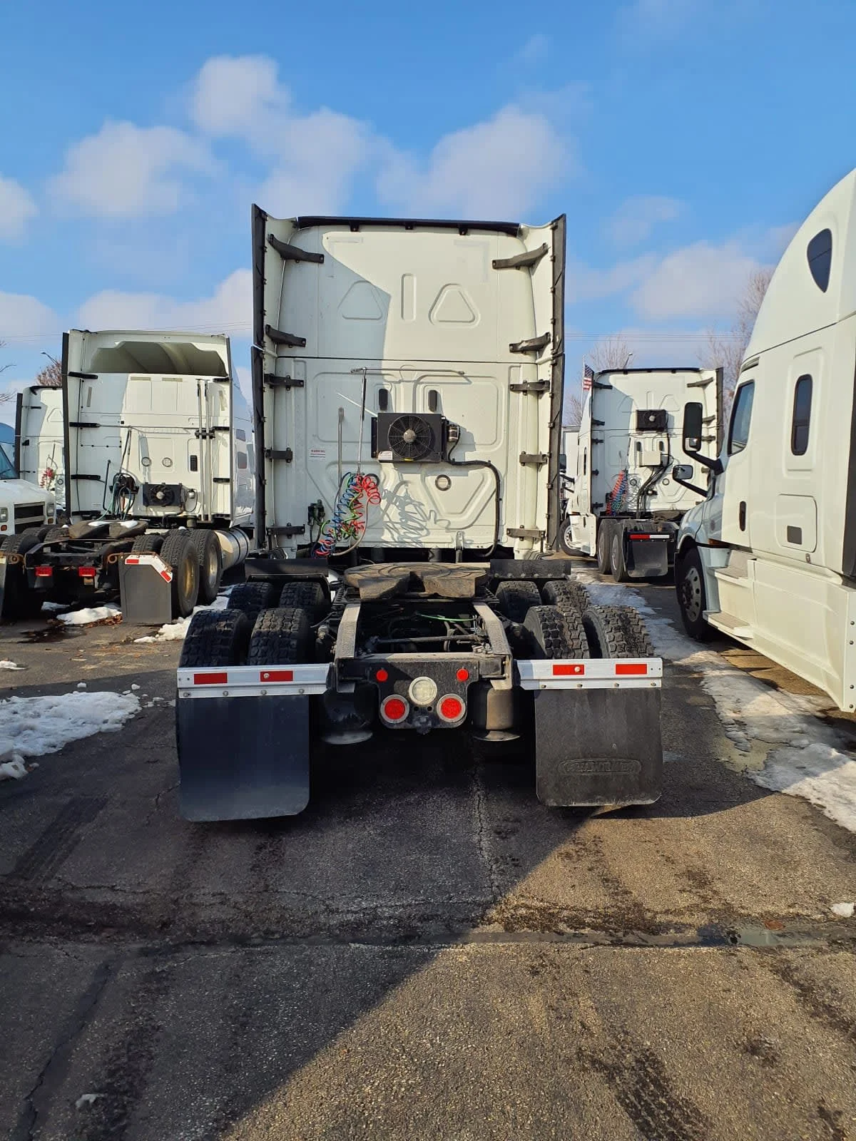 2020 Freightliner Cascadia - image 5