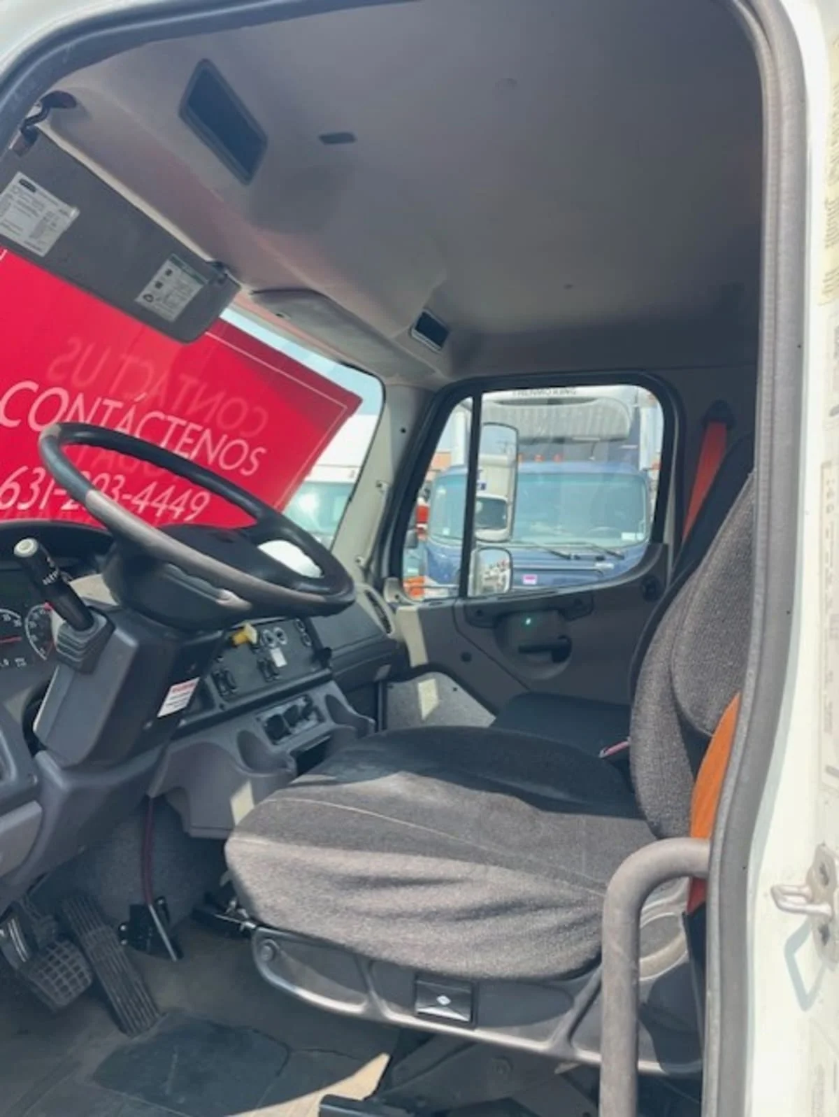 2018 Freightliner M2 106 - image 7