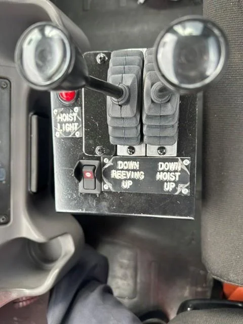 2016 Freightliner M2 106 — photo 9