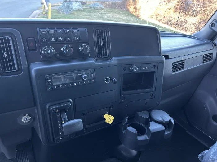 2027 International MV — photo 18