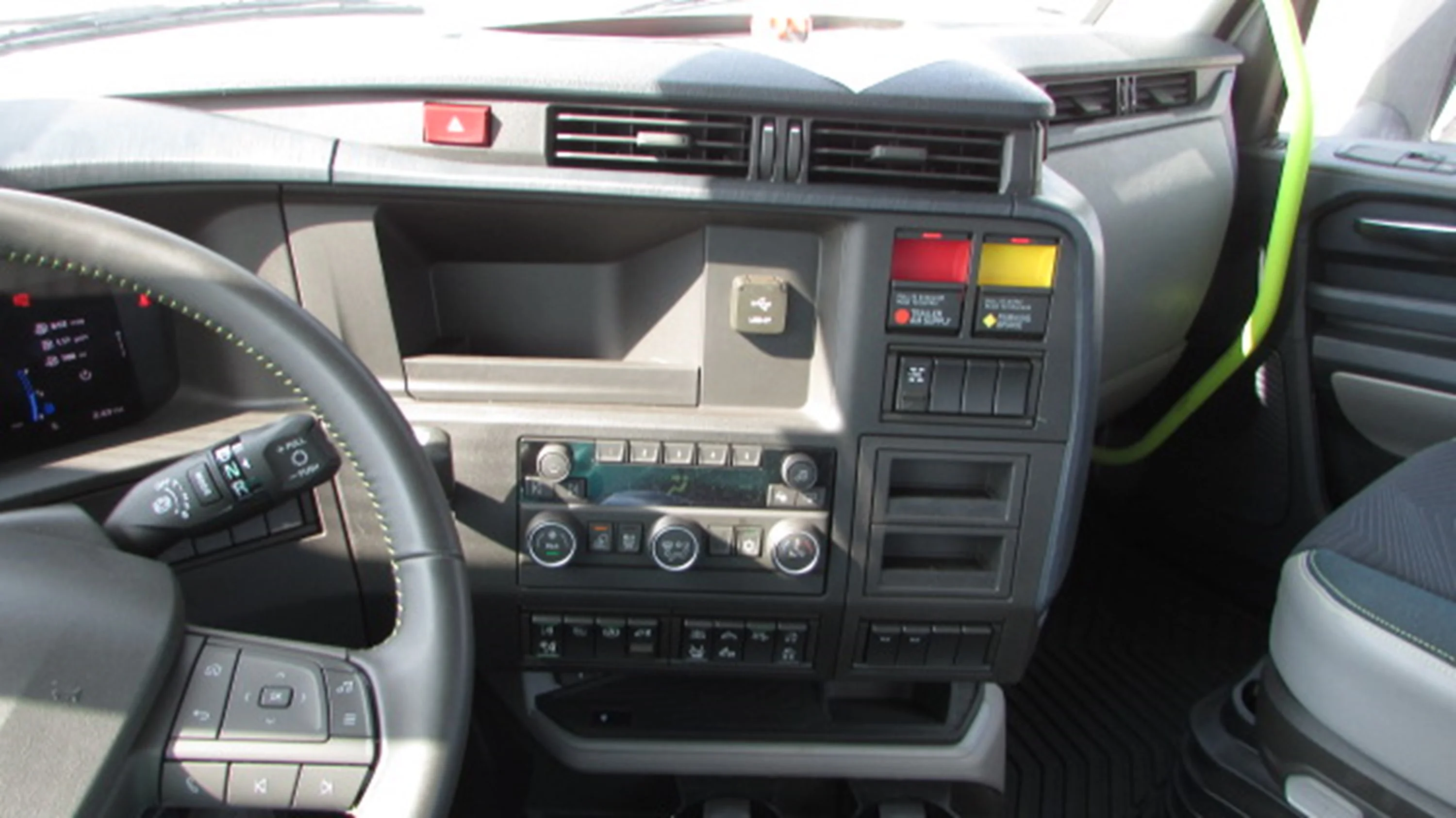 2027 Volvo VNL 300 in Houston, TX — photo 13
