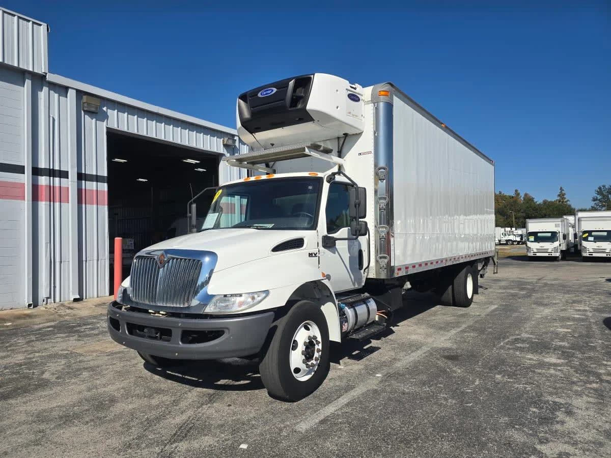 2019 International MV - image 3