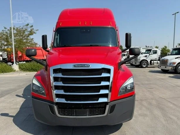 2023 Freightliner Cascadia in Salt Lake City, UT — photo 2