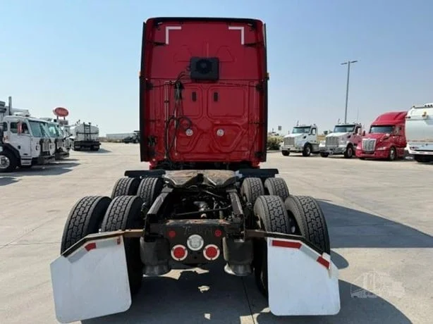 2023 Freightliner Cascadia in Salt Lake City, UT — photo 6