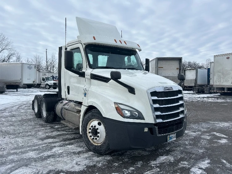 2020 Freightliner Cascadia in Obetz, OH