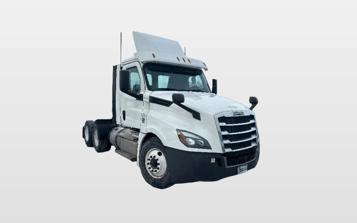 2020 Freightliner Cascadia - image 1