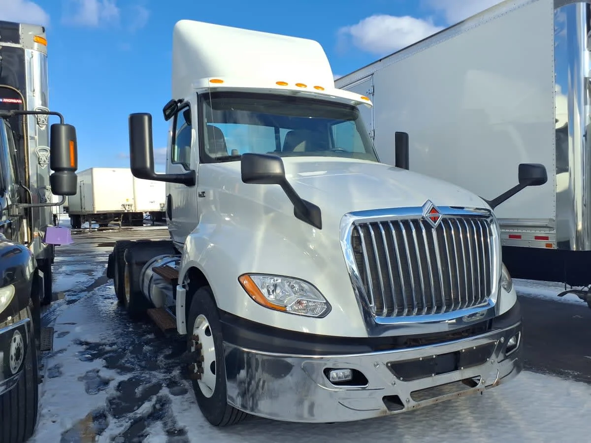 2019 International LT in Taylor, MI — photo 3