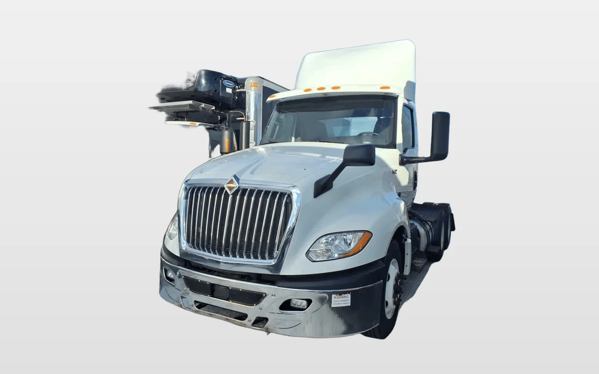 2019 International LT - image 1