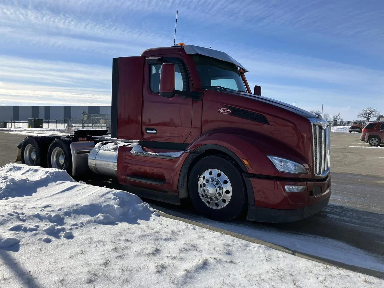 2022 Peterbilt 579 - image 2