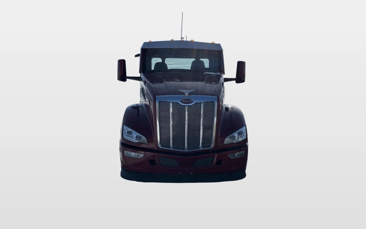 2022 Peterbilt 579 - image 1