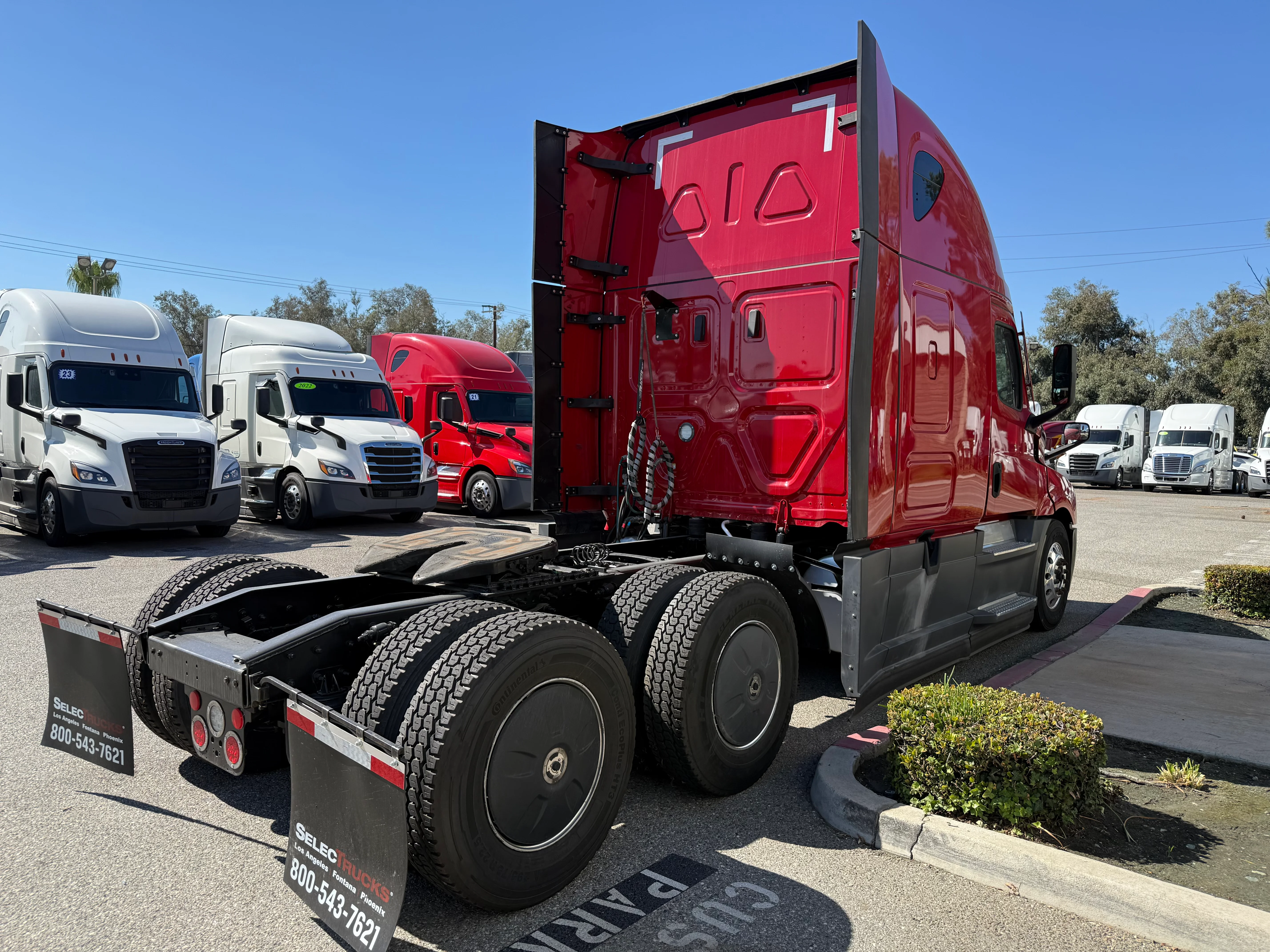 2023 Freightliner Cascadia in Selectrucks Fontana, CA — photo 7