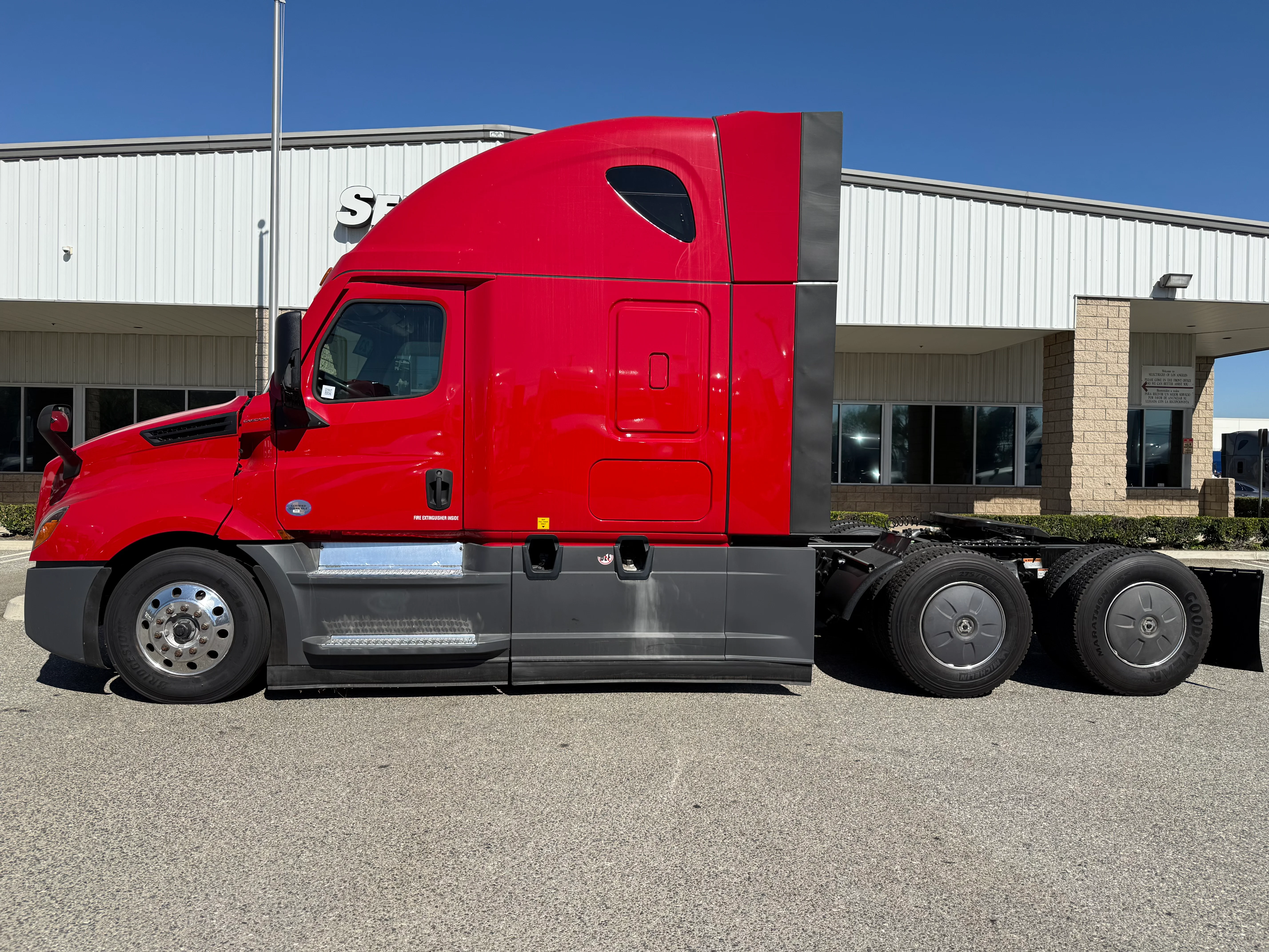 2023 Freightliner Cascadia in Selectrucks Fontana, CA — photo 3