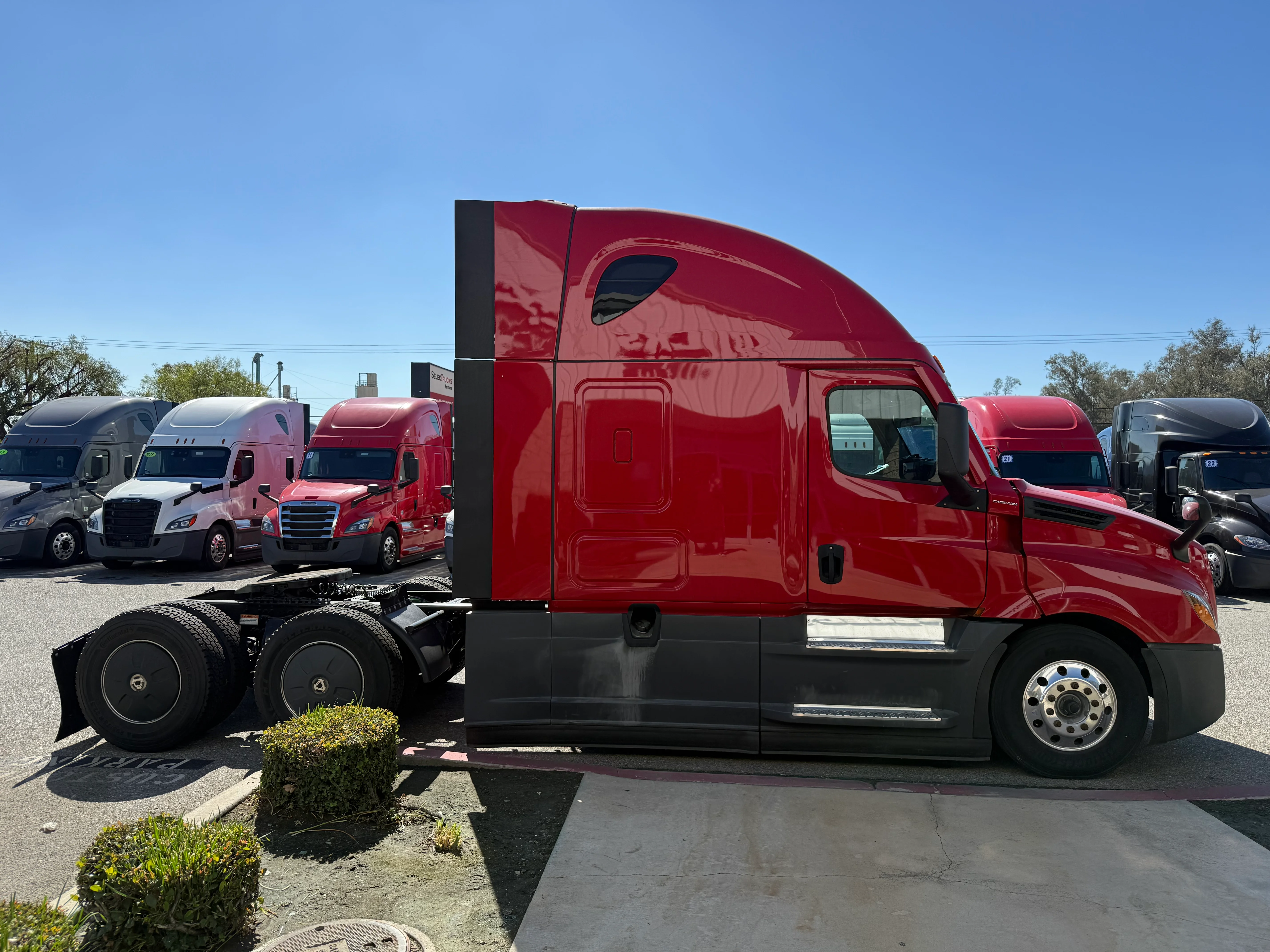 2023 Freightliner Cascadia in Selectrucks Fontana, CA — photo 8