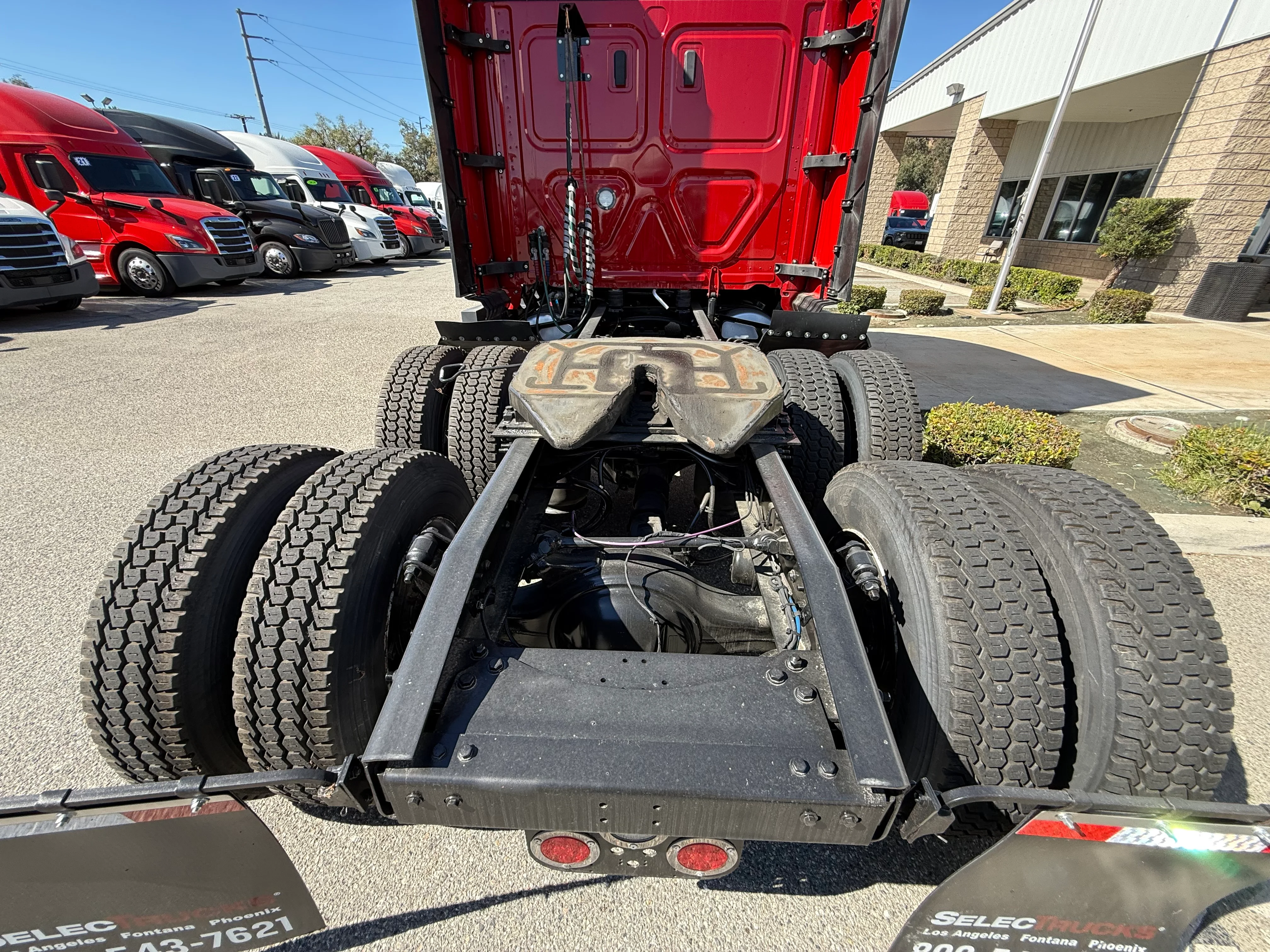 2023 Freightliner Cascadia in Selectrucks Fontana, CA — photo 6