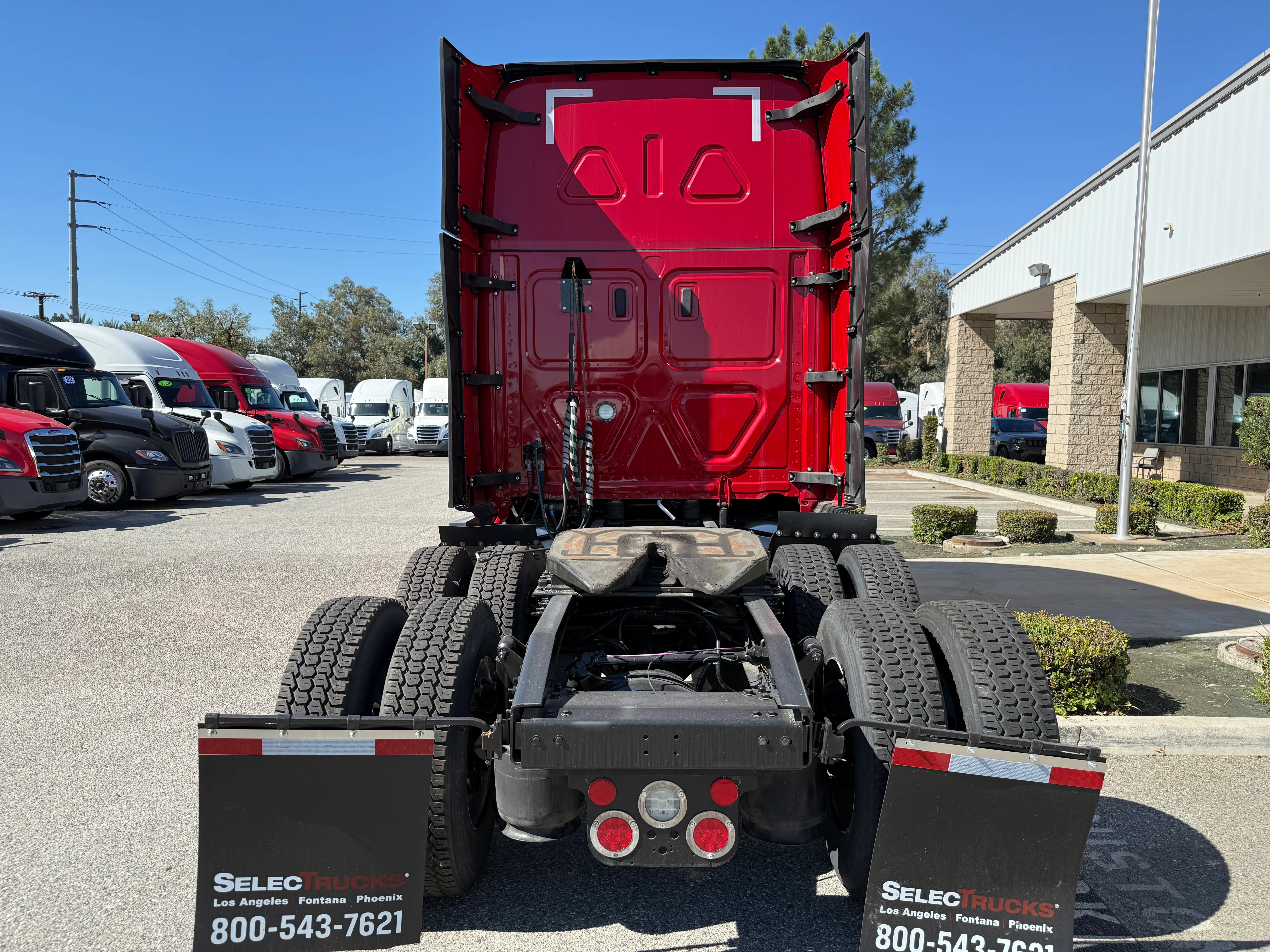2023 Freightliner Cascadia in Selectrucks Fontana, CA — photo 5