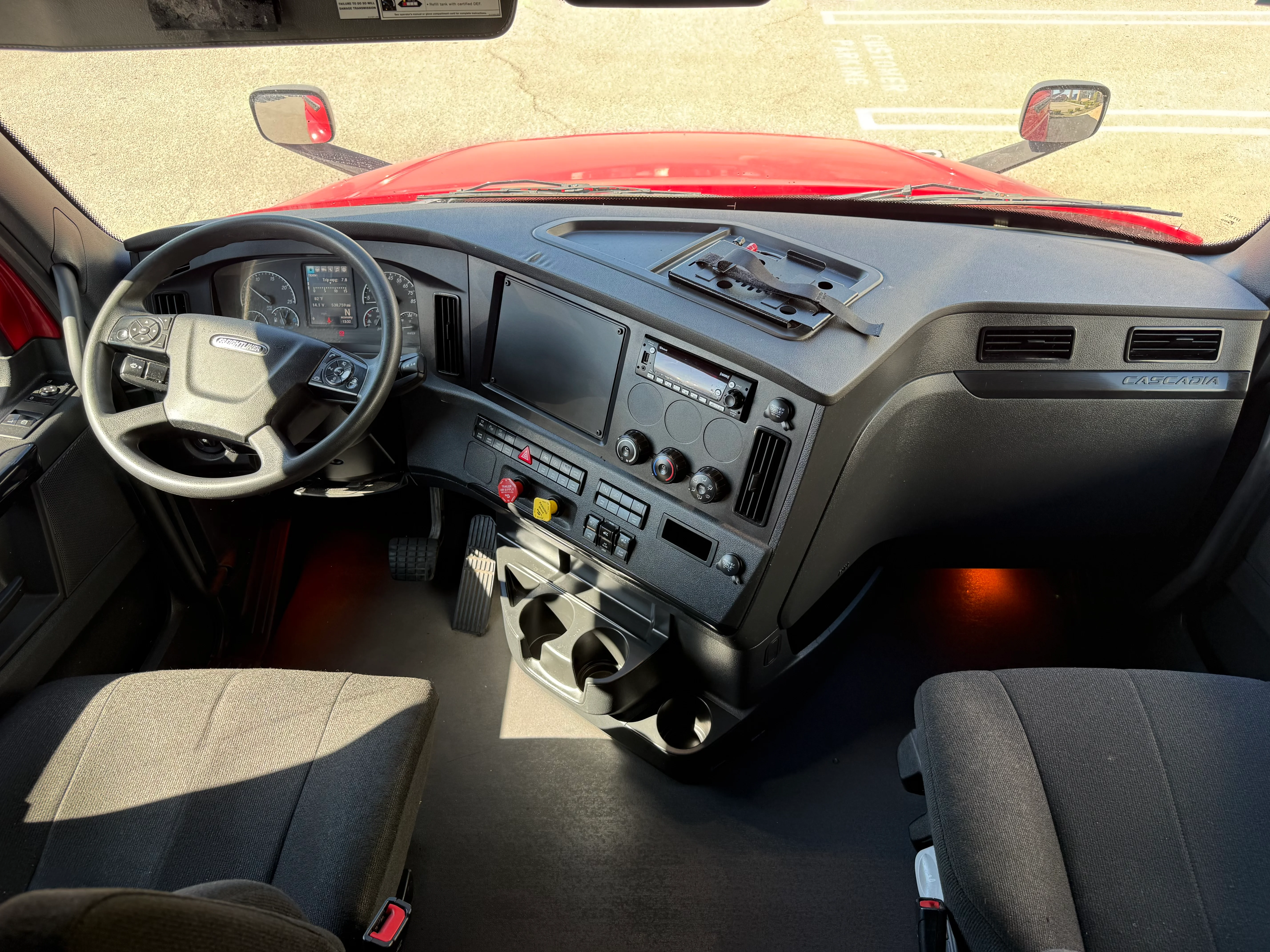 2023 Freightliner Cascadia in Selectrucks Fontana, CA — photo 17