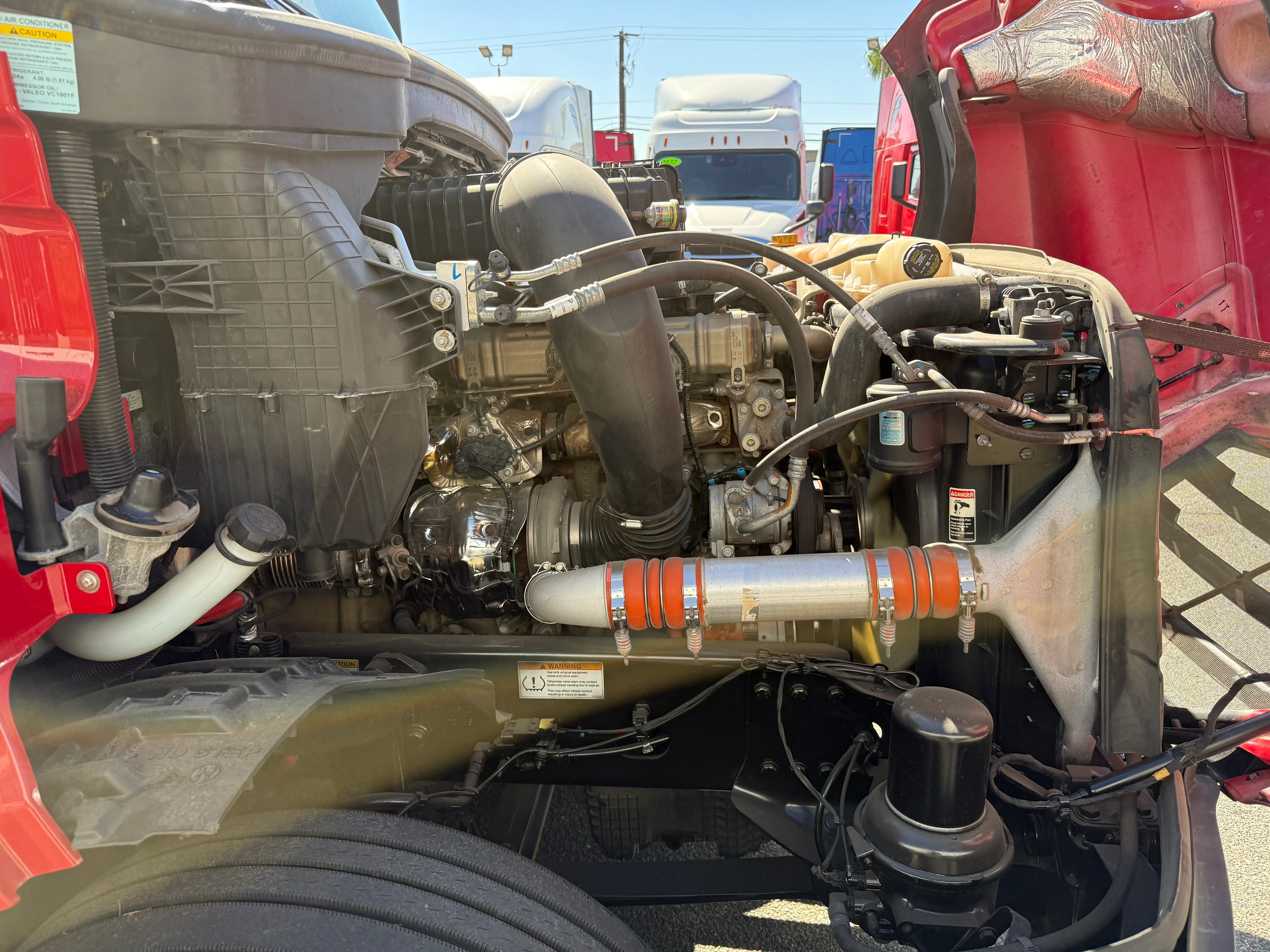 2023 Freightliner Cascadia in Selectrucks Fontana, CA — photo 10