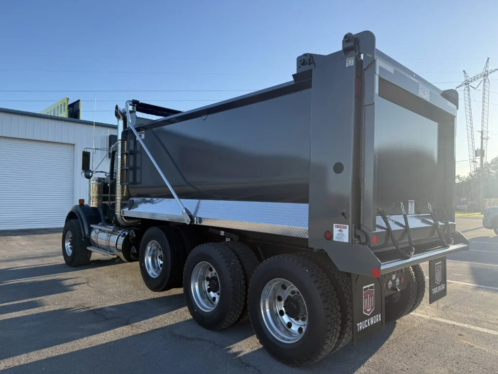 2027 Kenworth W900 in Gulfport, MS — photo 9