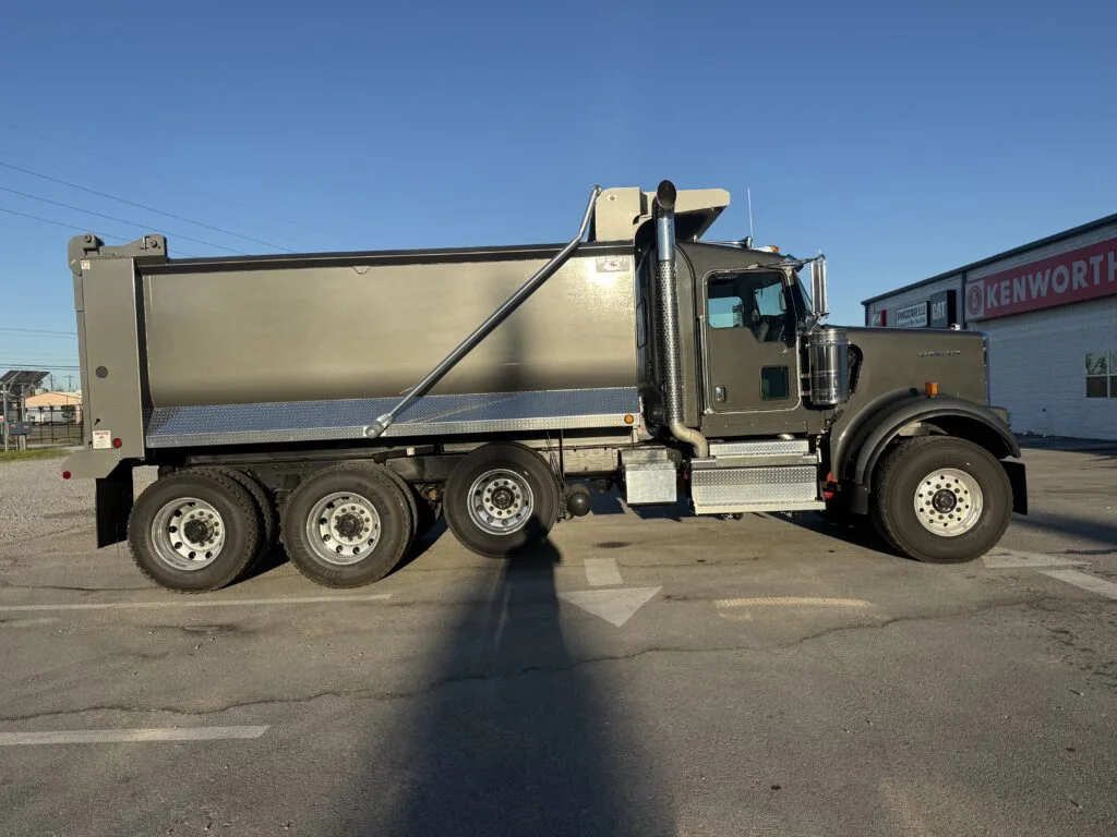 2027 Kenworth W900 in Gulfport, MS — photo 6