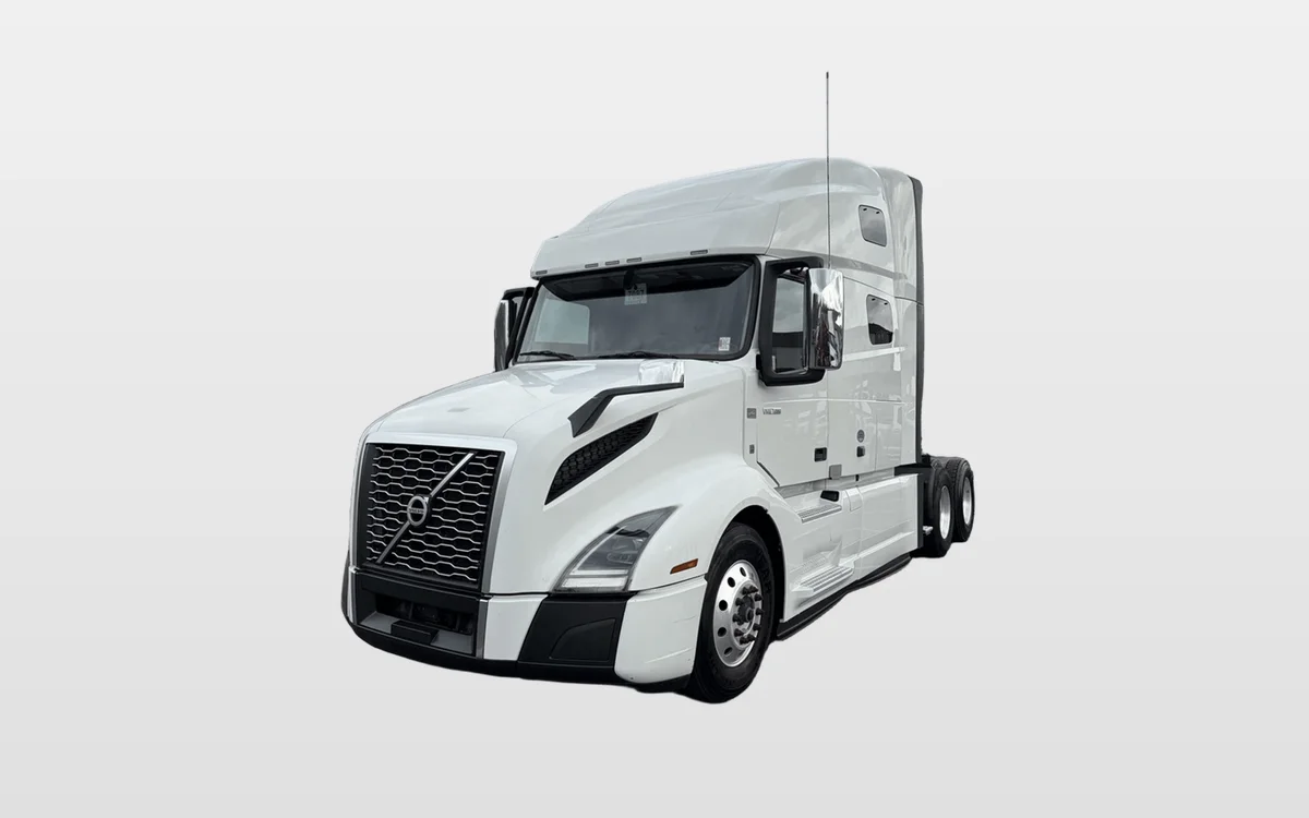 2022 Volvo - image 1