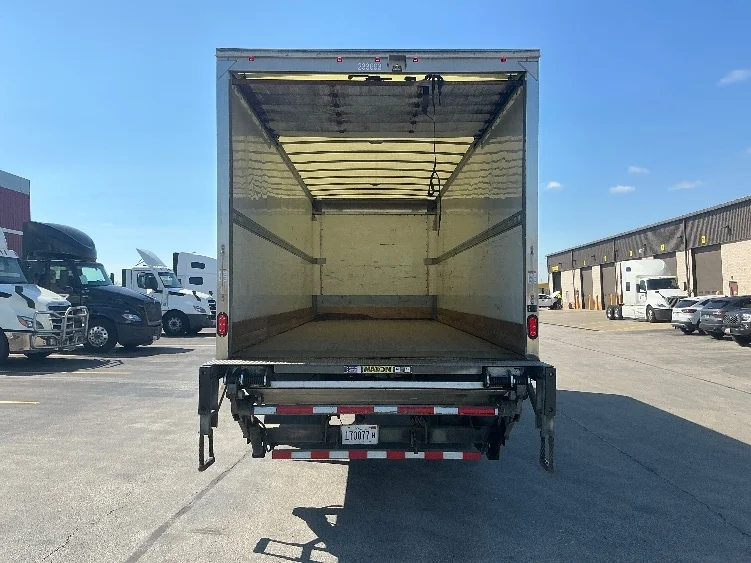 2019 Freightliner M2 106 - image 8