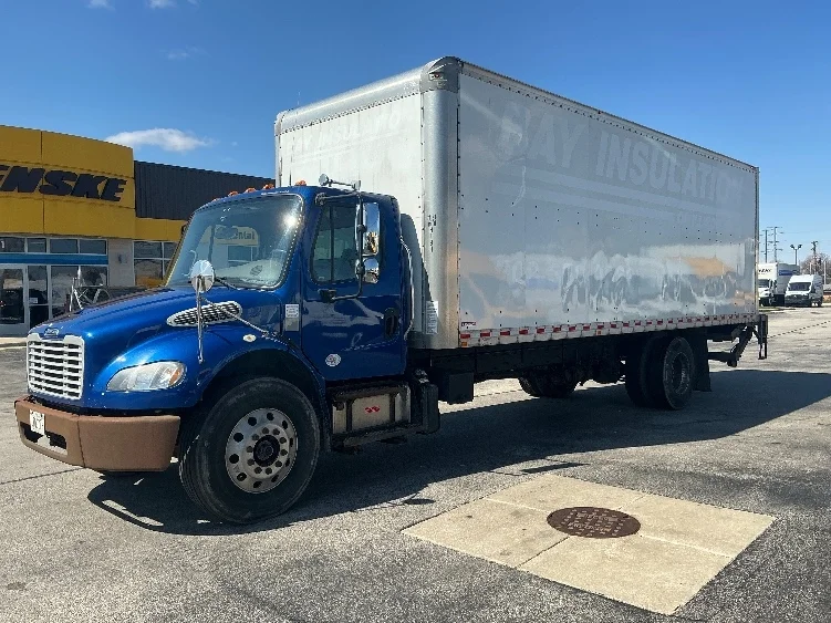 2019 Freightliner M2 106 - image 3