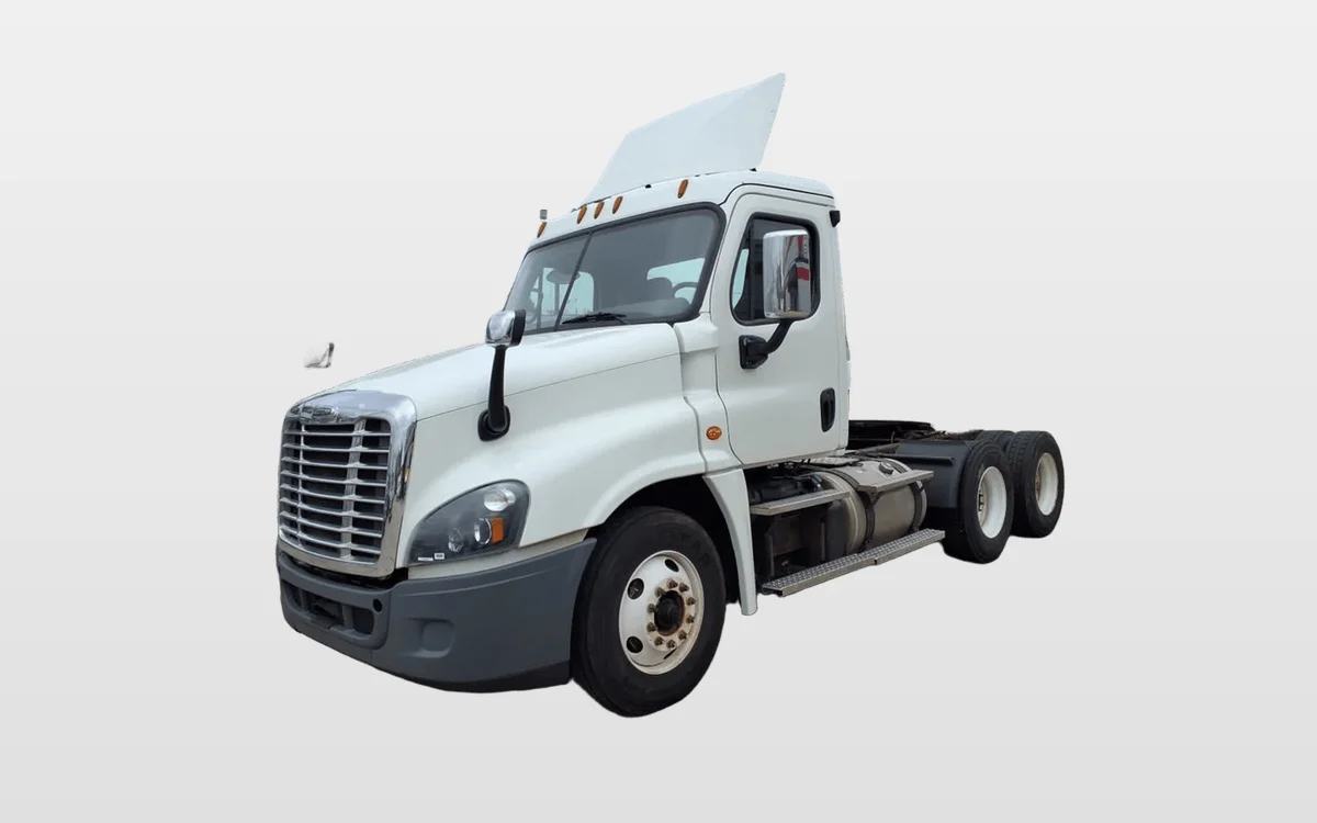 2017 Freightliner Cascadia - image 1