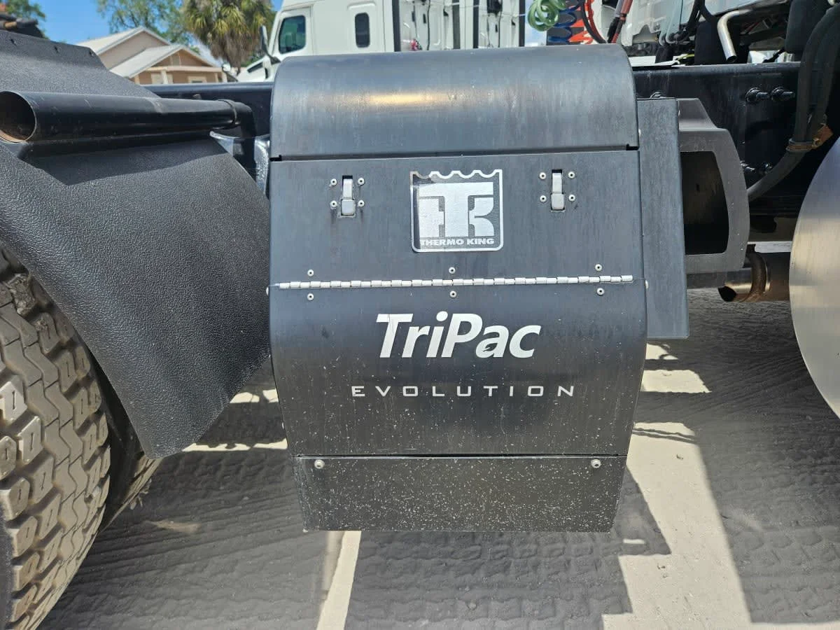 2022 Freightliner Cascadia in Orlando, FL — photo 11